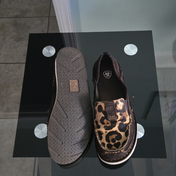 Ariat Cruiser  Cow Print Chocolate Chip Suede Size 6.5 Leopar Ahir -On Women's - Picture 8 of 8